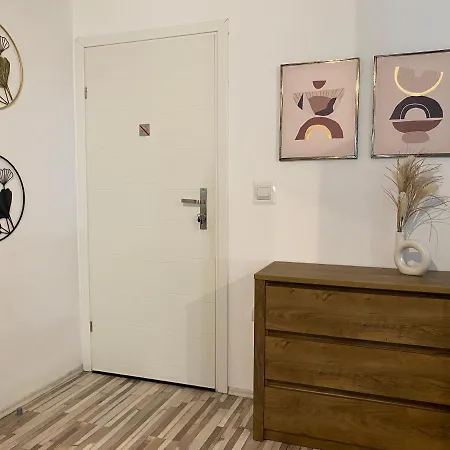 Apartament Urseni *